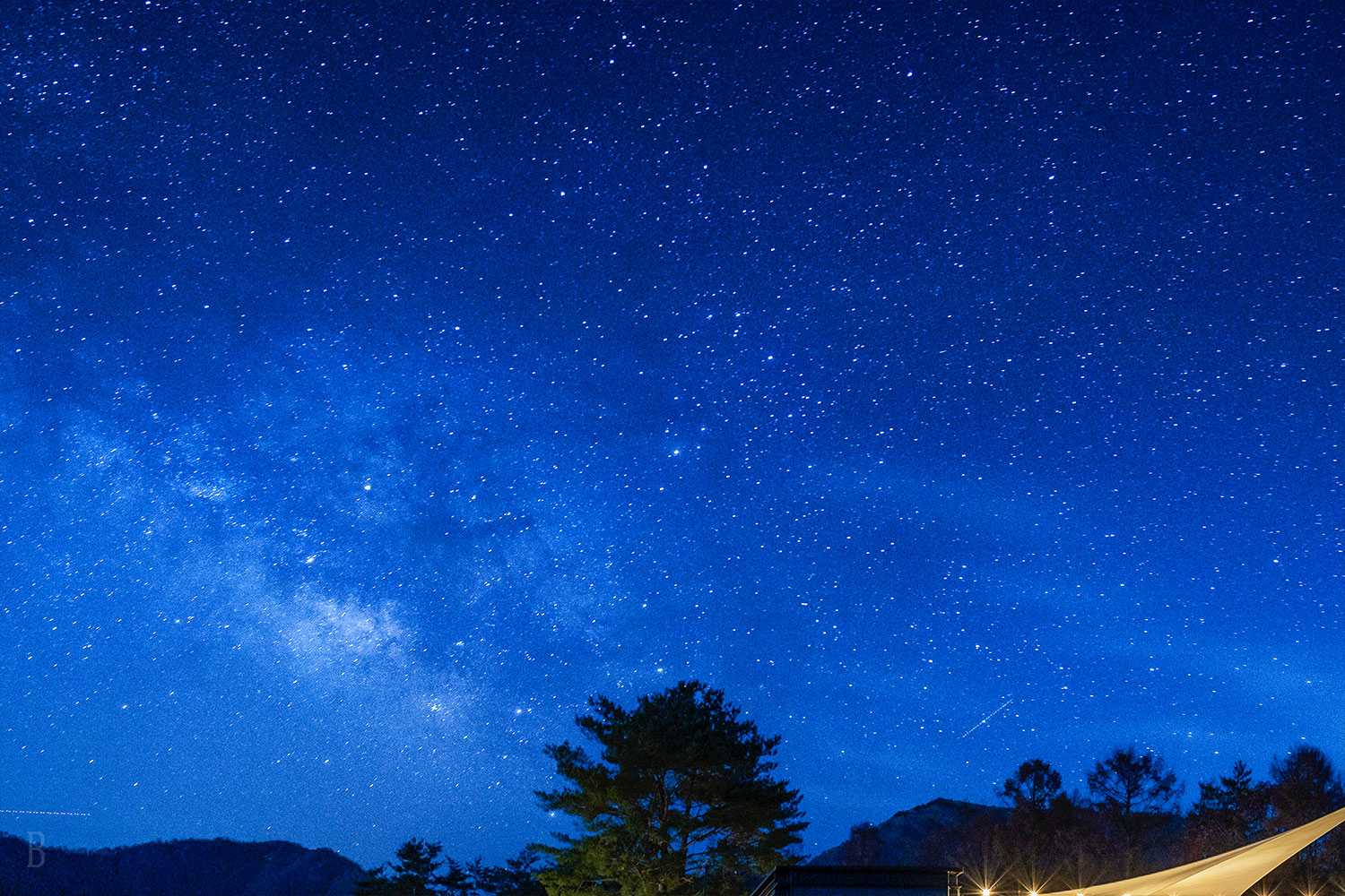 満天の星空と焚火を楽しむ